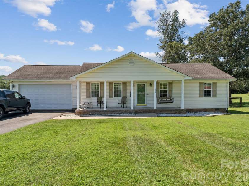 550 Stable Brook Lane, Taylorsville, NC 28681.  MLS# CAR4417552, YatesRealty ID 47129. 