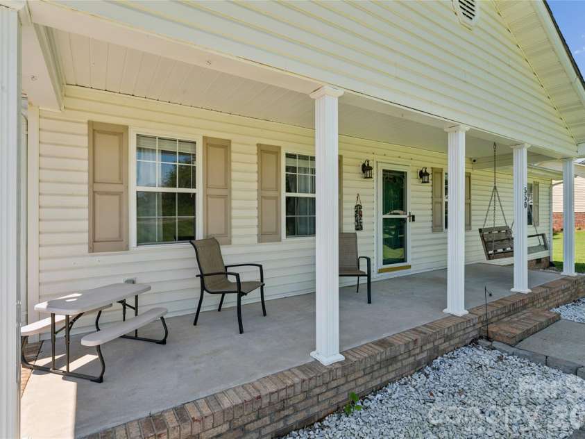 550 Stable Brook Lane, Taylorsville, NC 28681.  MLS# CAR4417552, YatesRealty ID 47129. 