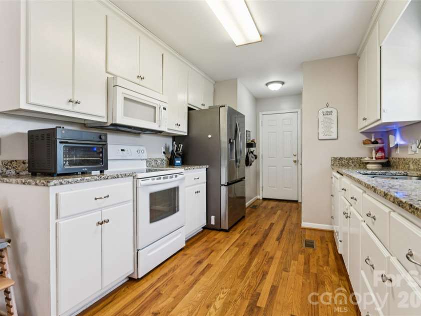 550 Stable Brook Lane, Taylorsville, NC 28681.  MLS# CAR4417552, YatesRealty ID 47129. 