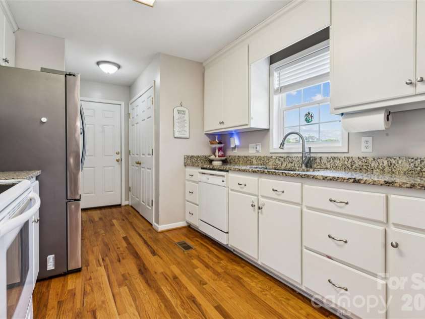 550 Stable Brook Lane, Taylorsville, NC 28681.  MLS# CAR4417552, YatesRealty ID 47129. 