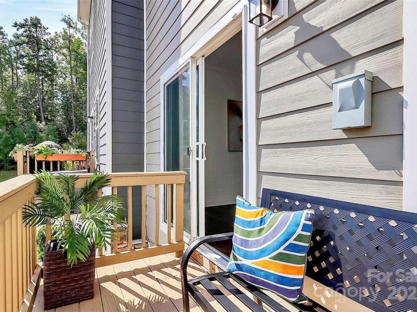 11712 Blessington Road, Huntersville, NC 28078.  MLS# CAR4188896, YatesRealty ID 4713. Deck off kitchen