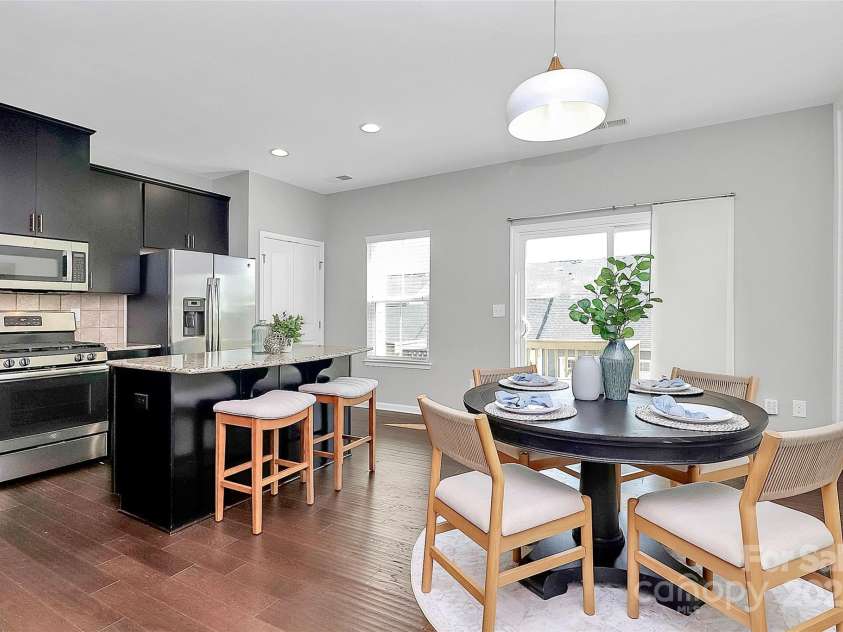 11712 Blessington Road, Huntersville, NC 28078.  MLS# CAR4188896, YatesRealty ID 4713. Kitchen/Dining area