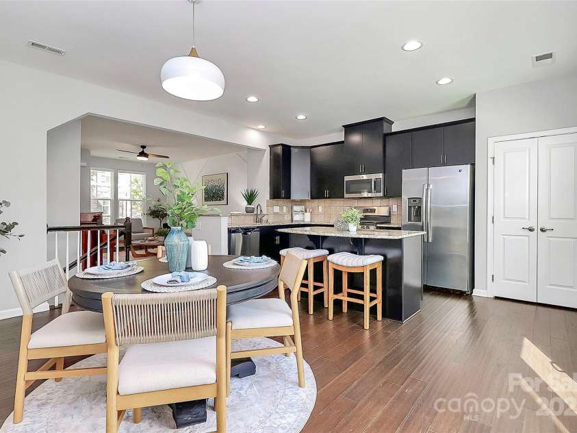 11712 Blessington Road, Huntersville, NC 28078.  MLS# CAR4188896, YatesRealty ID 4713. Kitchen/Dining area