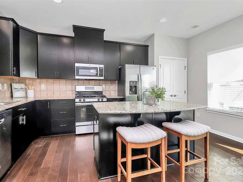 11712 Blessington Road, Huntersville, NC 28078.  MLS# CAR4188896, YatesRealty ID 4713. Kitchen/Dining area