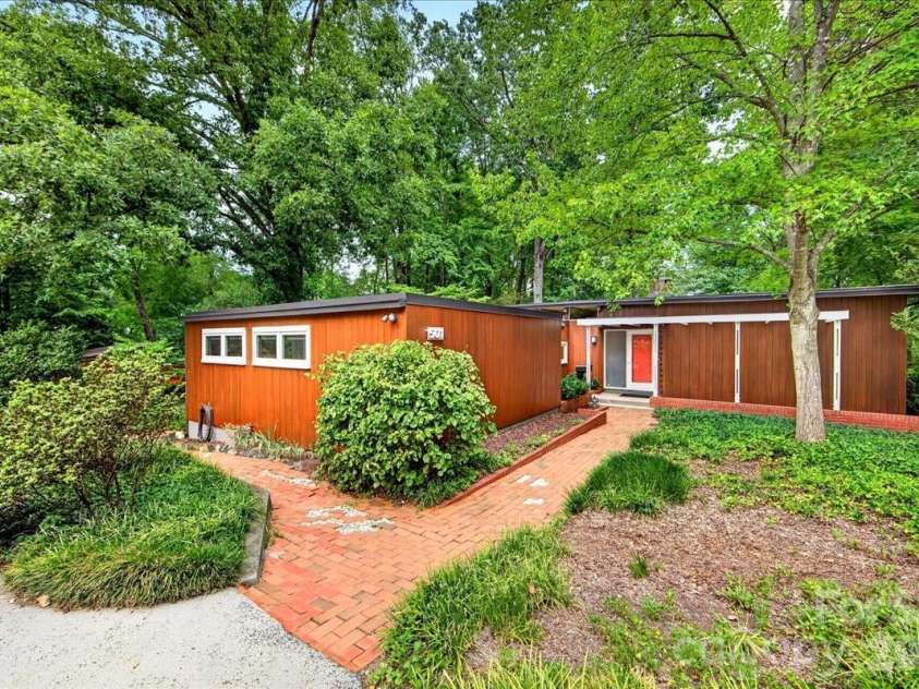 501 Ellsworth Road, Charlotte, NC 28211.  MLS# CAR4418754, YatesRealty ID 47130. 
