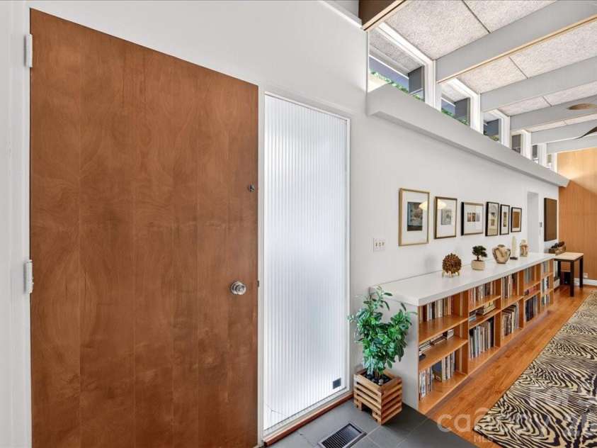 501 Ellsworth Road, Charlotte, NC 28211.  MLS# CAR4418754, YatesRealty ID 47130. 