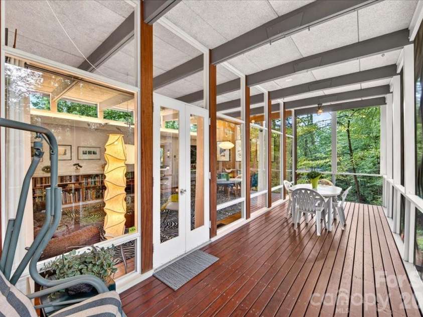 501 Ellsworth Road, Charlotte, NC 28211.  MLS# CAR4418754, YatesRealty ID 47130. 