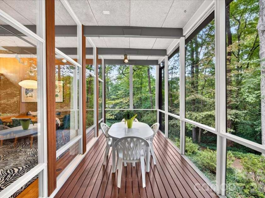 501 Ellsworth Road, Charlotte, NC 28211.  MLS# CAR4418754, YatesRealty ID 47130. 