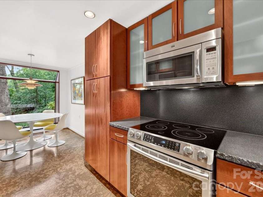 501 Ellsworth Road, Charlotte, NC 28211.  MLS# CAR4418754, YatesRealty ID 47130. 