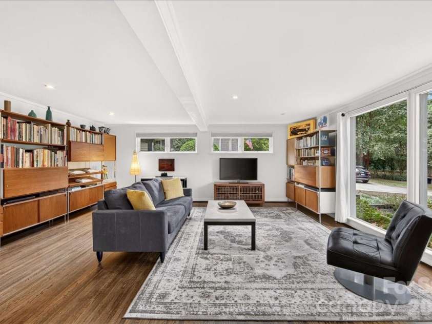 501 Ellsworth Road, Charlotte, NC 28211.  MLS# CAR4418754, YatesRealty ID 47130. 