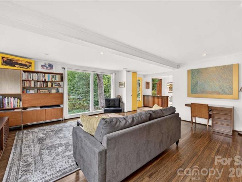 501 Ellsworth Road, Charlotte, NC 28211.  MLS# CAR4418754, YatesRealty ID 47130. 