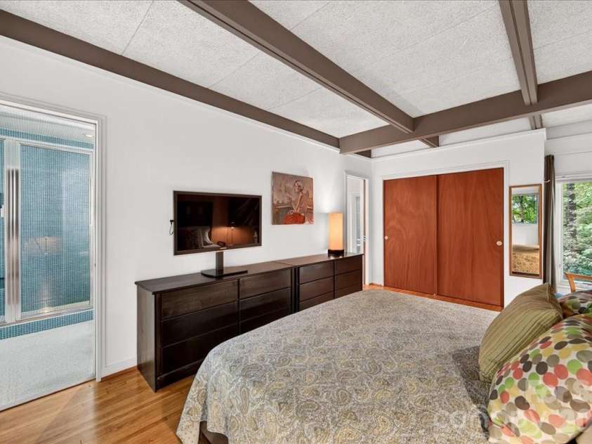 501 Ellsworth Road, Charlotte, NC 28211.  MLS# CAR4418754, YatesRealty ID 47130. 