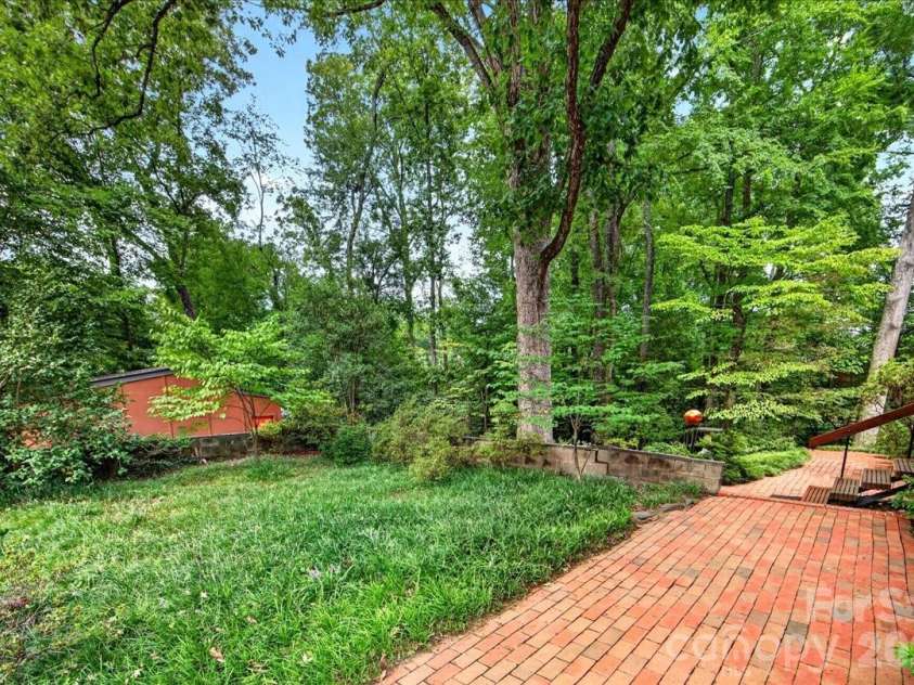 501 Ellsworth Road, Charlotte, NC 28211.  MLS# CAR4418754, YatesRealty ID 47130. 