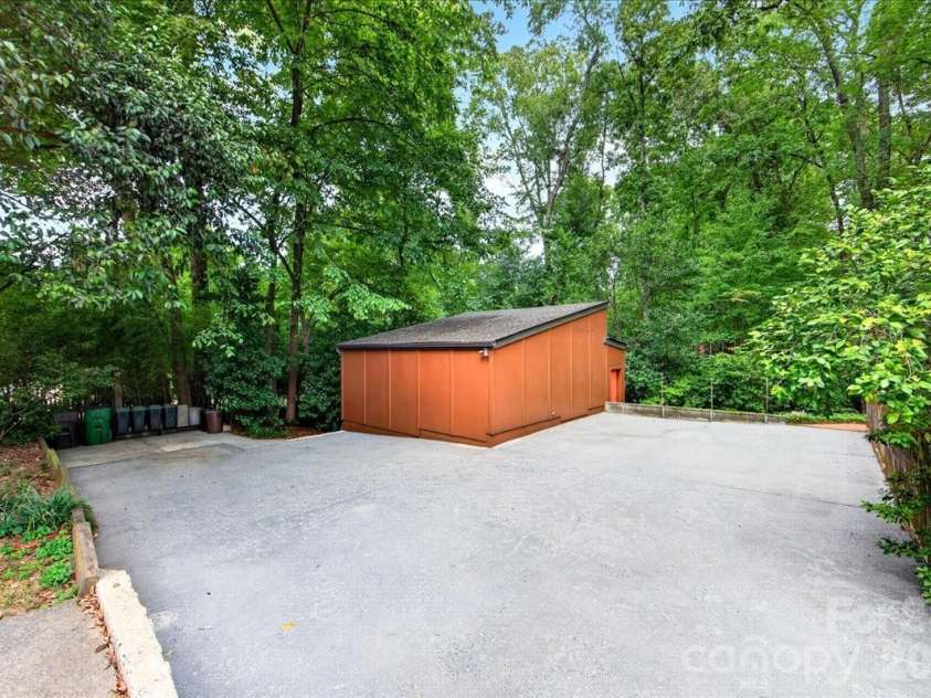 501 Ellsworth Road, Charlotte, NC 28211.  MLS# CAR4418754, YatesRealty ID 47130. 