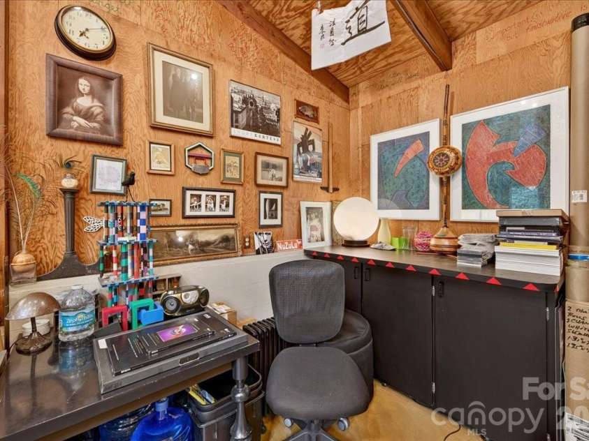 501 Ellsworth Road, Charlotte, NC 28211.  MLS# CAR4418754, YatesRealty ID 47130. 