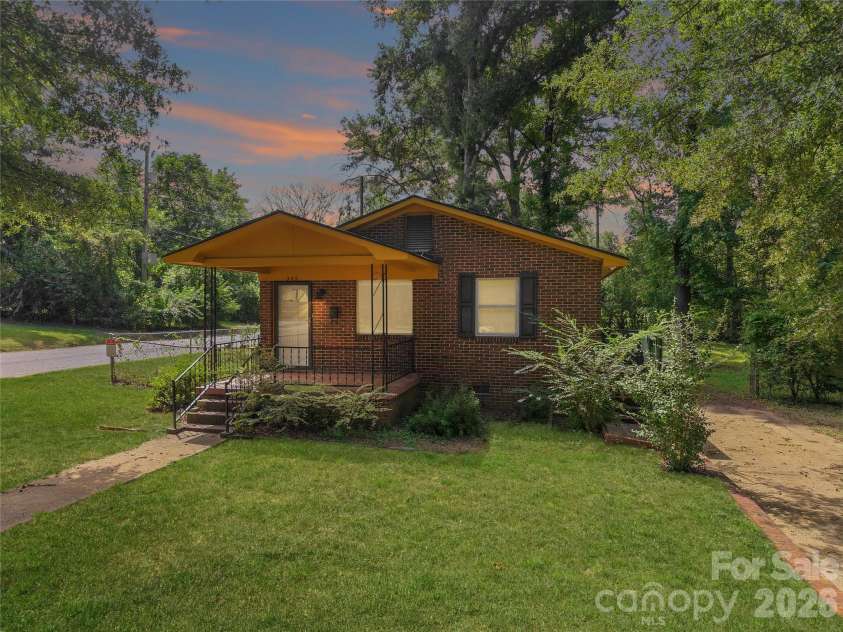 305 Scoggins Street, Rock Hill, SC 29730.  MLS# CAR4418395, YatesRealty ID 47131. 