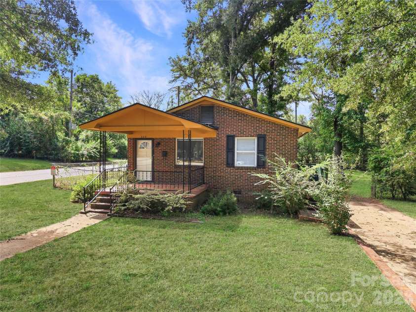 305 Scoggins Street, Rock Hill, SC 29730.  MLS# CAR4418395, YatesRealty ID 47131. 