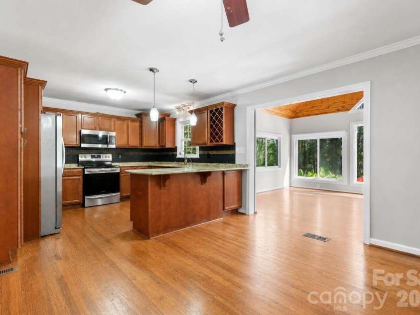 2025 34th Avenue Drive, Hickory, NC 28601.  MLS# CAR4377722, YatesRealty ID 47133. 