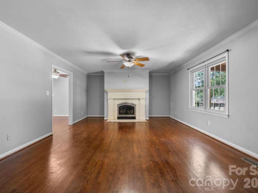 2025 34th Avenue Drive, Hickory, NC 28601.  MLS# CAR4377722, YatesRealty ID 47133. 