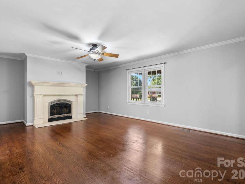2025 34th Avenue Drive, Hickory, NC 28601.  MLS# CAR4377722, YatesRealty ID 47133. 