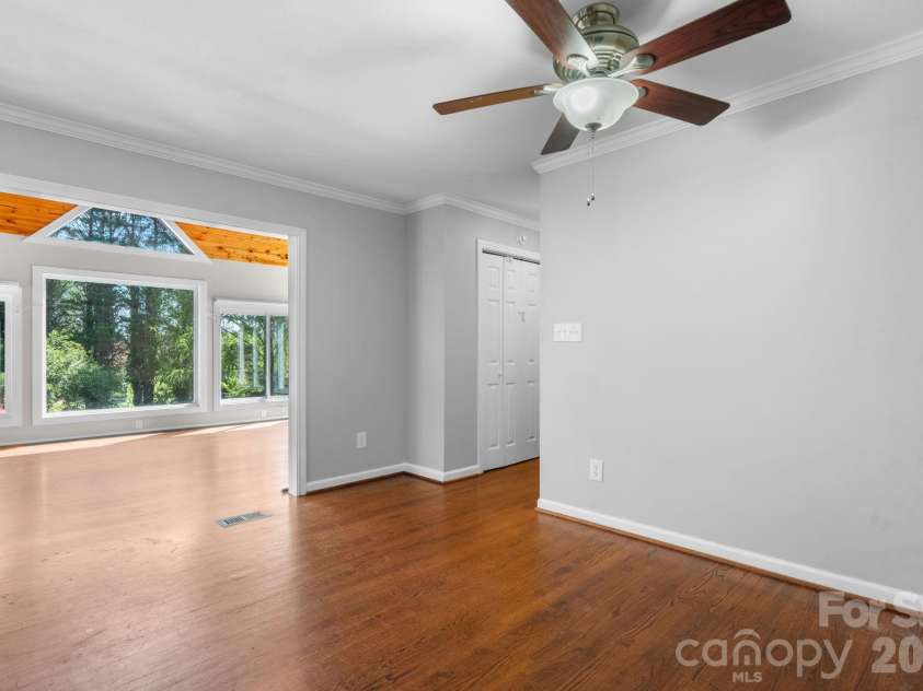 2025 34th Avenue Drive, Hickory, NC 28601.  MLS# CAR4377722, YatesRealty ID 47133. 