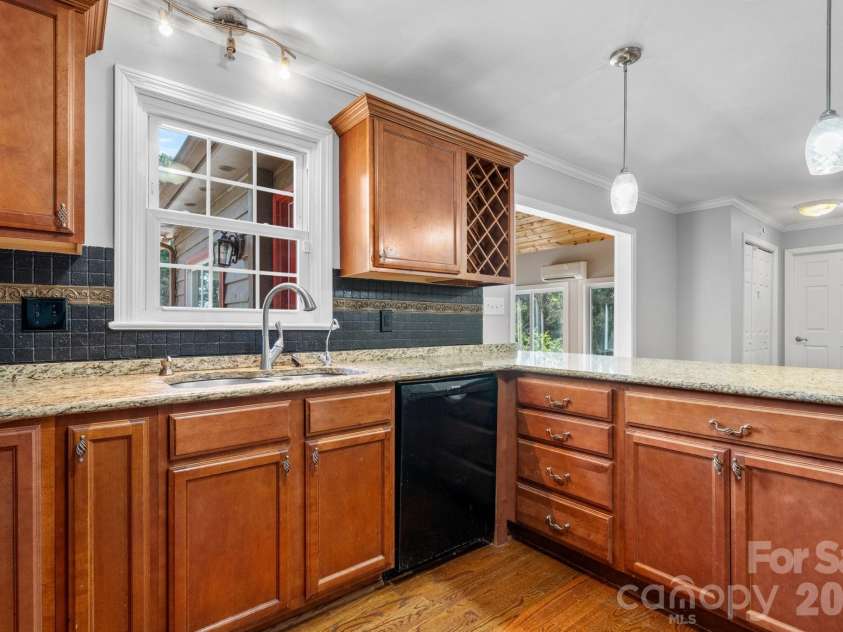2025 34th Avenue Drive, Hickory, NC 28601.  MLS# CAR4377722, YatesRealty ID 47133. 