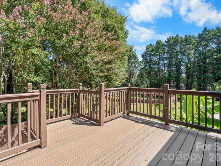 2025 34th Avenue Drive, Hickory, NC 28601.  MLS# CAR4377722, YatesRealty ID 47133. 