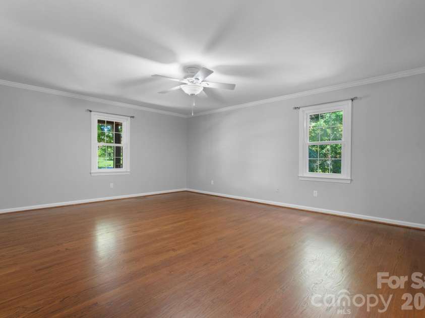 2025 34th Avenue Drive, Hickory, NC 28601.  MLS# CAR4377722, YatesRealty ID 47133. 