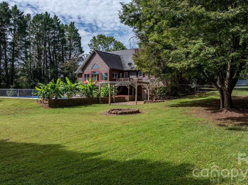 2025 34th Avenue Drive, Hickory, NC 28601.  MLS# CAR4377722, YatesRealty ID 47133. 