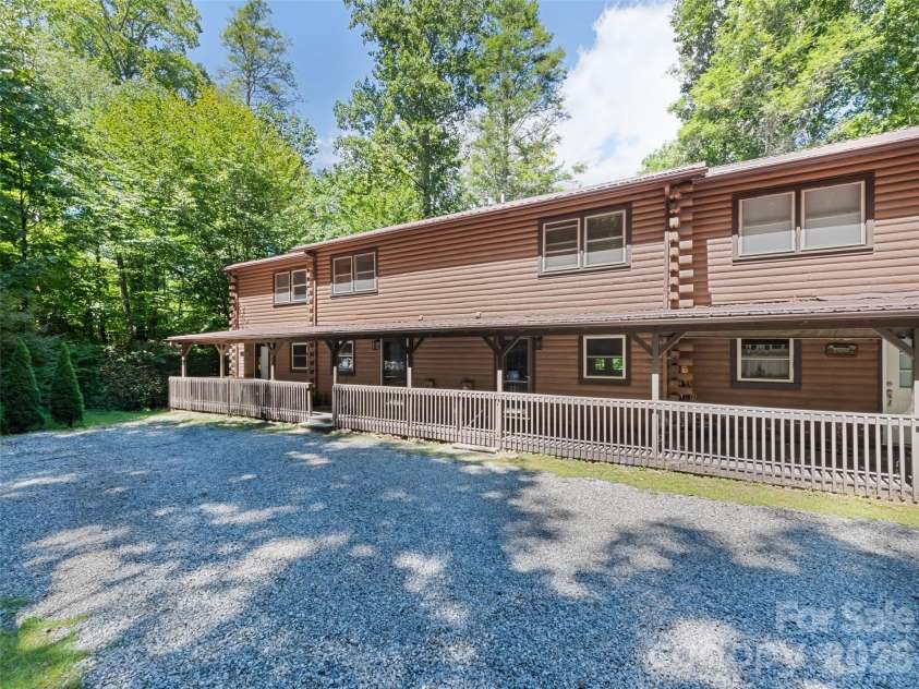 36 Mulberry Lane, Maggie Valley, NC 28751.  MLS# CAR4346269, YatesRealty ID 47136. 