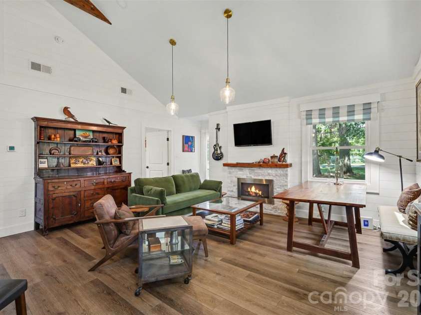 801 Catawba Avenue, Mount Holly, NC 28120.  MLS# CAR4418473, YatesRealty ID 47137. 