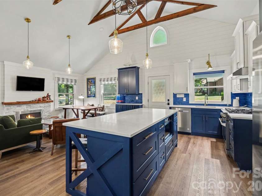 801 Catawba Avenue, Mount Holly, NC 28120.  MLS# CAR4418473, YatesRealty ID 47137. 