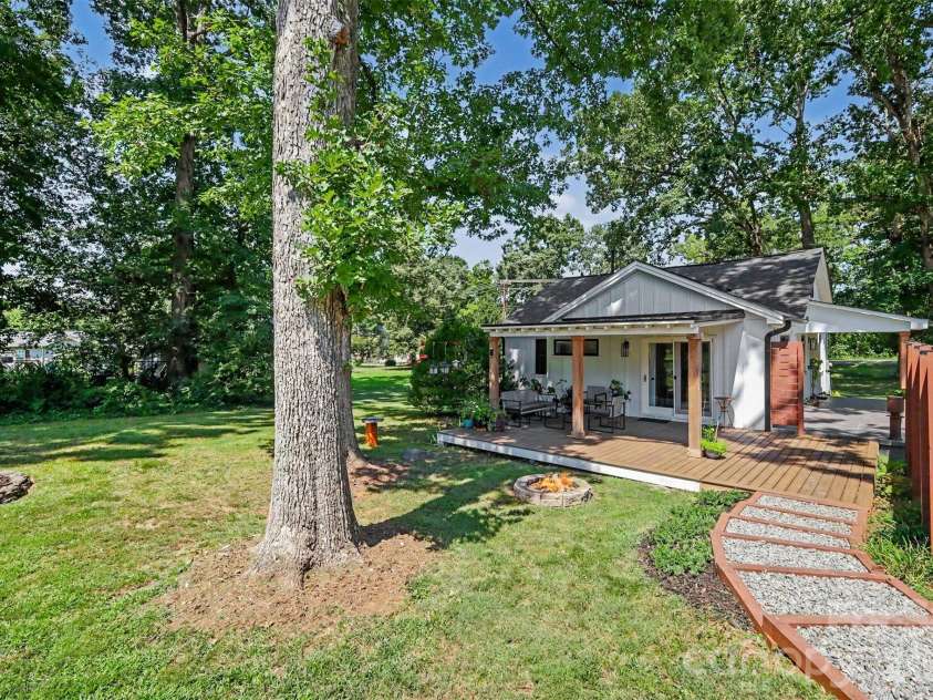 801 Catawba Avenue, Mount Holly, NC 28120.  MLS# CAR4418473, YatesRealty ID 47137. 
