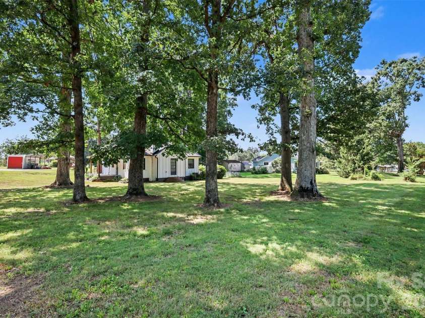 801 Catawba Avenue, Mount Holly, NC 28120.  MLS# CAR4418473, YatesRealty ID 47137. 