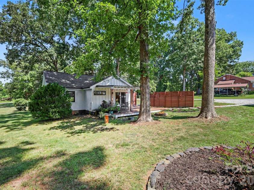 801 Catawba Avenue, Mount Holly, NC 28120.  MLS# CAR4418473, YatesRealty ID 47137. 