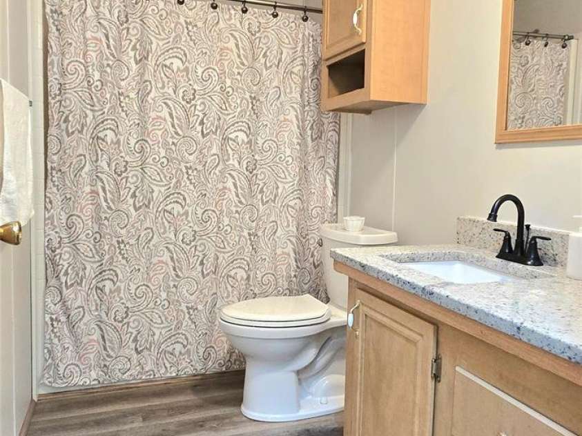 816 Osteen Road, York, SC 29745.  MLS# CAR4237517, YatesRealty ID 4714. 2ND FULL BATH