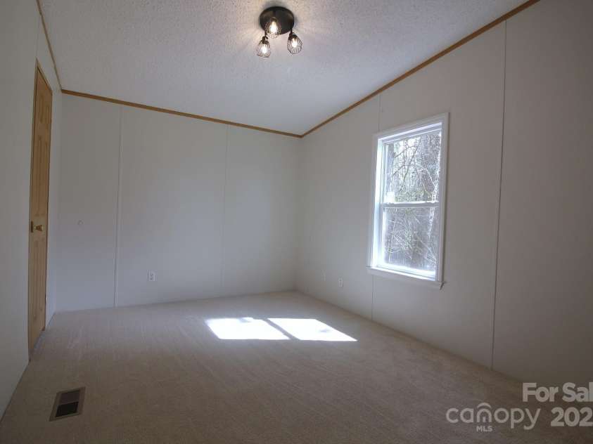 816 Osteen Road, York, SC 29745.  MLS# CAR4237517, YatesRealty ID 4714. 3RD BEDROOM