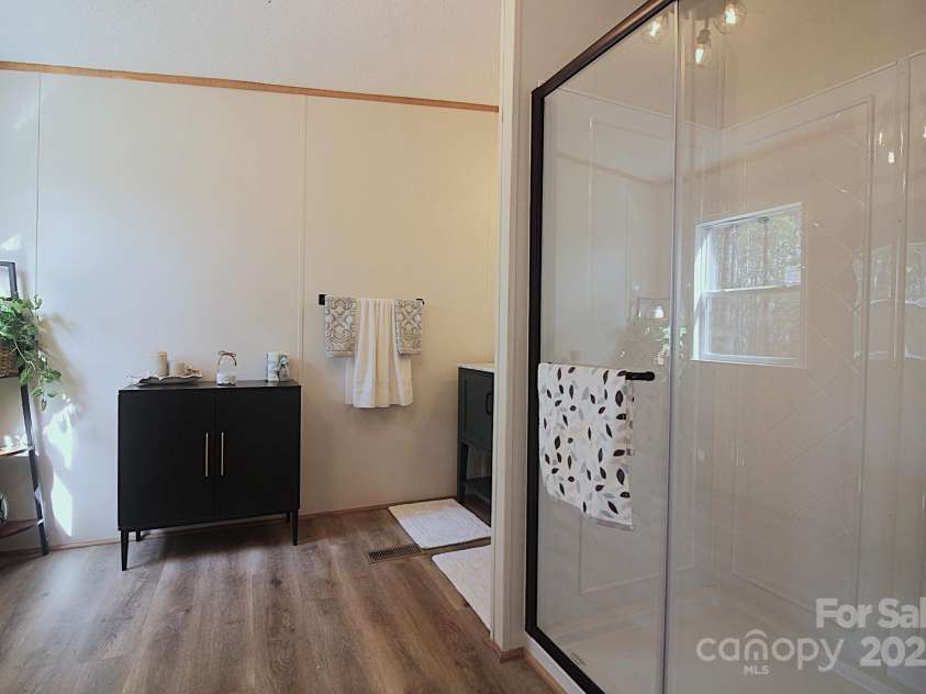 816 Osteen Road, York, SC 29745.  MLS# CAR4237517, YatesRealty ID 4714. PRIMARY BATH