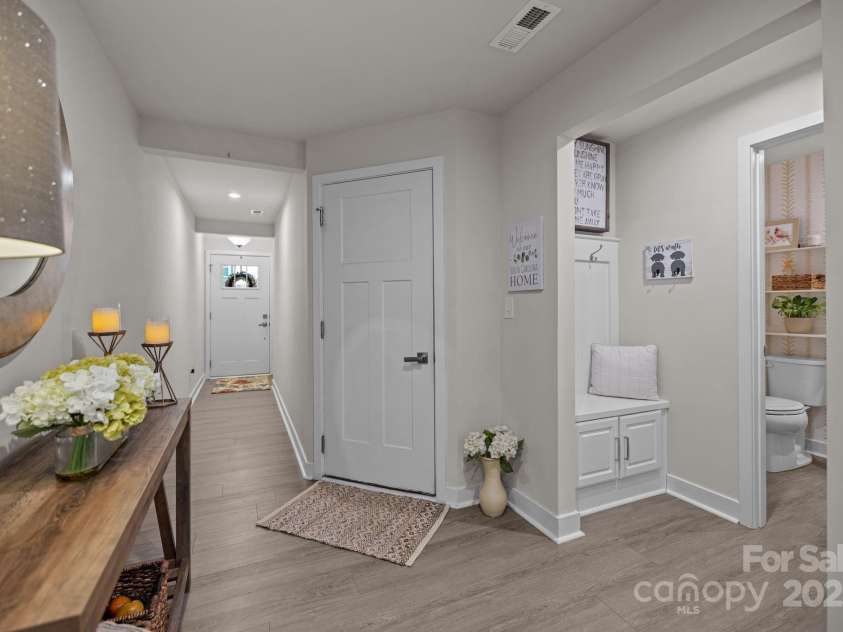 2012 Dornoch Road, Fort Mill, SC 29708.  MLS# CAR4317504, YatesRealty ID 47140. Foyer