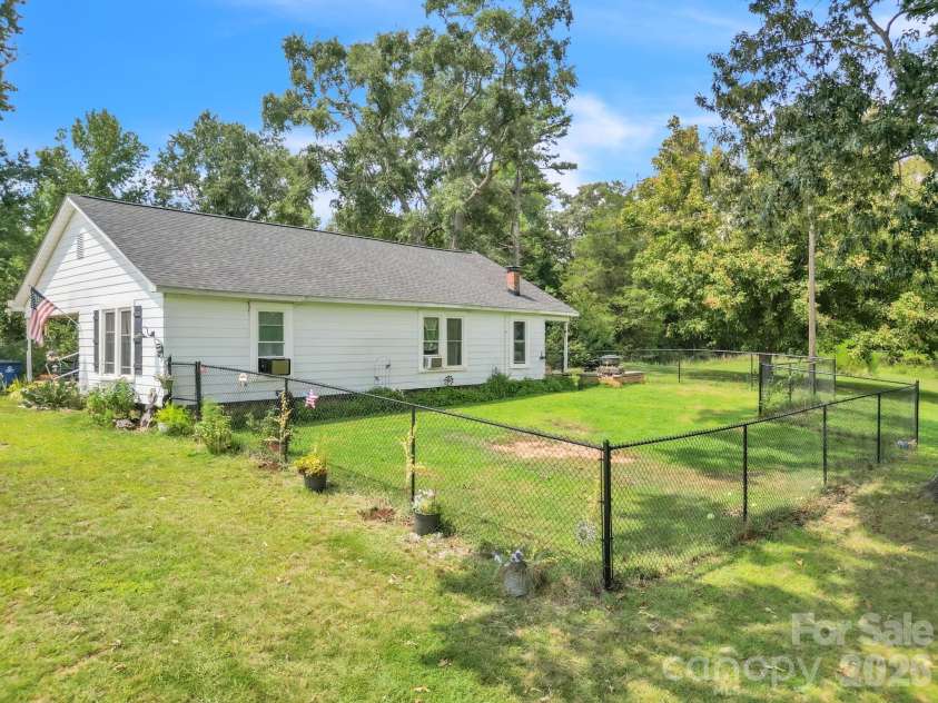 140 Painter Road, Mooresboro, NC 28114.  MLS# CAR4418156, YatesRealty ID 47141. 