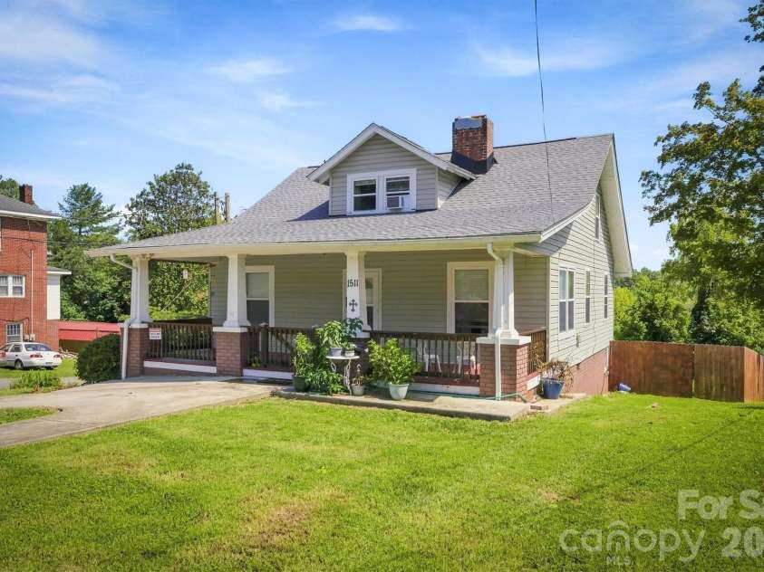 1511 Harper Avenue, Lenoir, NC 28645.  MLS# CAR4410160, YatesRealty ID 47143. 