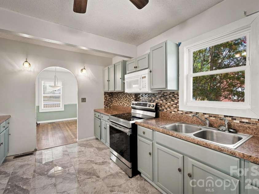 1511 Harper Avenue, Lenoir, NC 28645.  MLS# CAR4410160, YatesRealty ID 47143. 