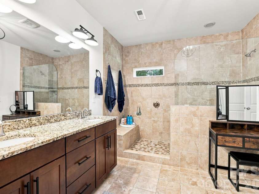 208 South Fork Lane, Belmont, NC 28012.  MLS# CAR4418300, YatesRealty ID 47144. 