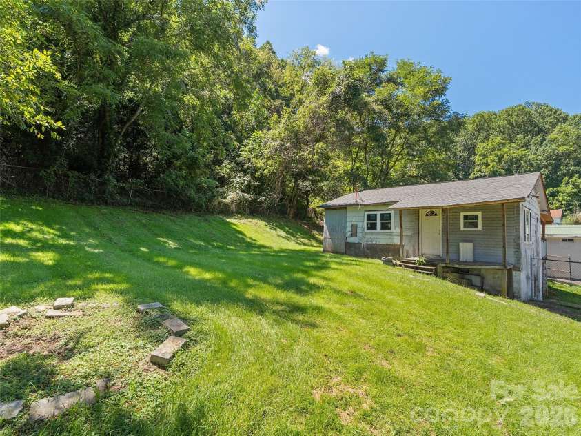 24 Vine Street, Canton, NC 28716.  MLS# CAR4418530, YatesRealty ID 47145. 