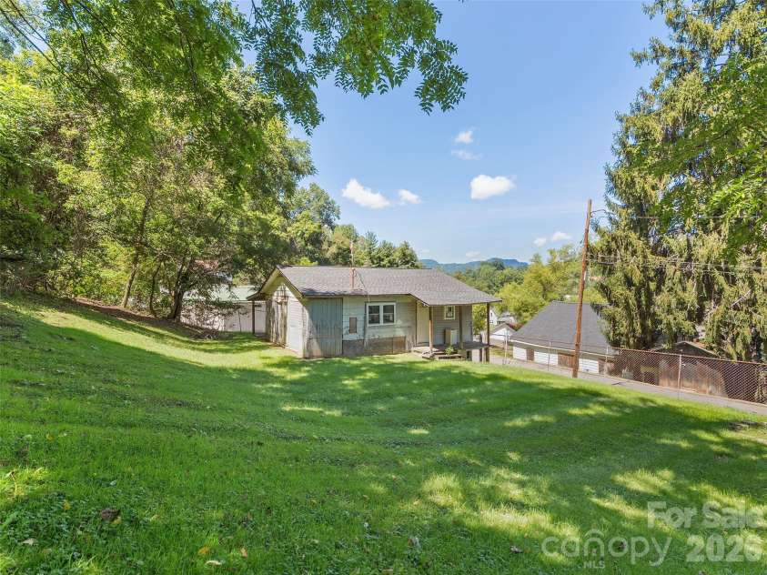 24 Vine Street, Canton, NC 28716.  MLS# CAR4418530, YatesRealty ID 47145. 
