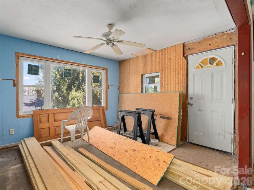 24 Vine Street, Canton, NC 28716.  MLS# CAR4418530, YatesRealty ID 47145. 