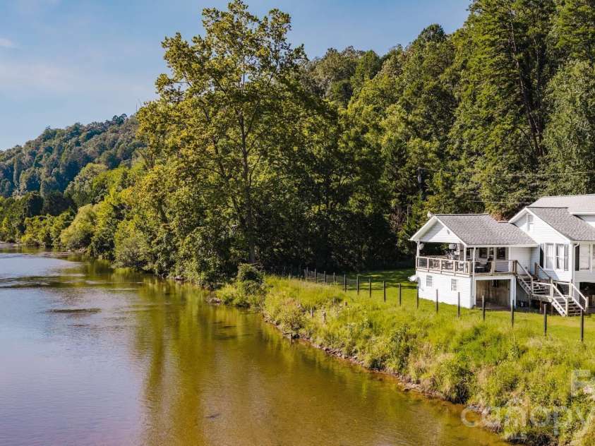 1380 Highway 19a Highway, Whittier, NC 28789.  MLS# CAR4418824, YatesRealty ID 47147. 