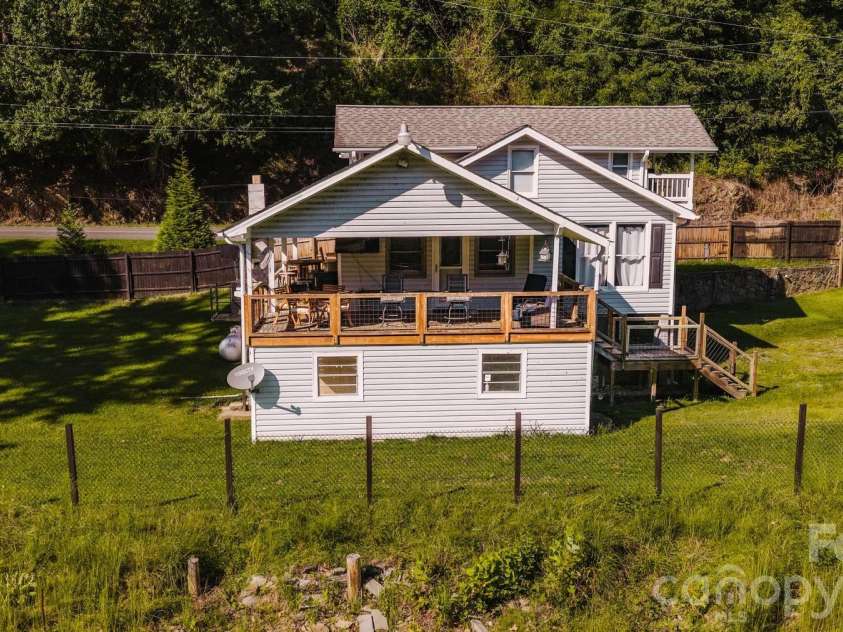 1380 Highway 19a Highway, Whittier, NC 28789.  MLS# CAR4418824, YatesRealty ID 47147. 