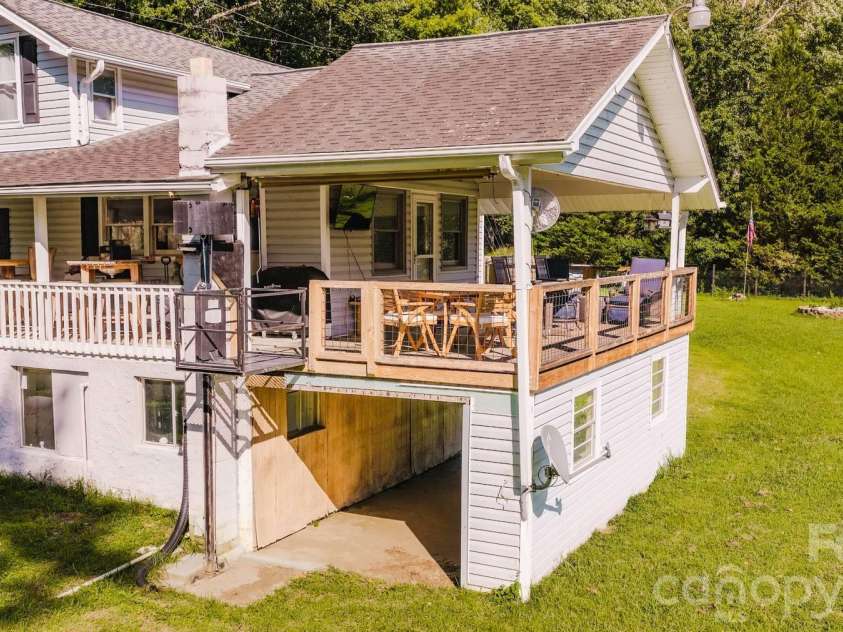 1380 Highway 19a Highway, Whittier, NC 28789.  MLS# CAR4418824, YatesRealty ID 47147. 