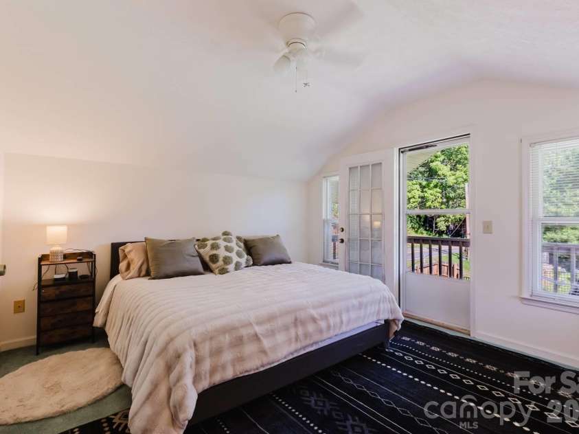 1380 Highway 19a Highway, Whittier, NC 28789.  MLS# CAR4418824, YatesRealty ID 47147. 